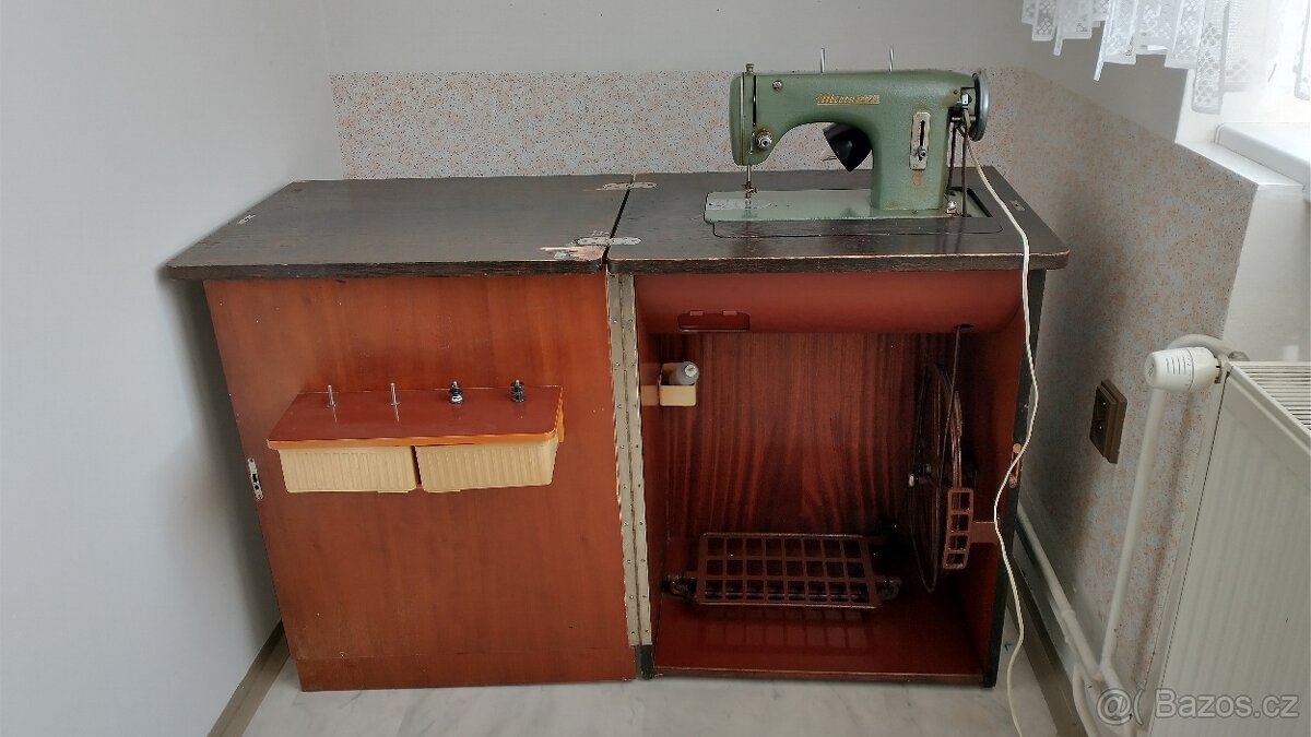 Šicí šlapací stroj - 2