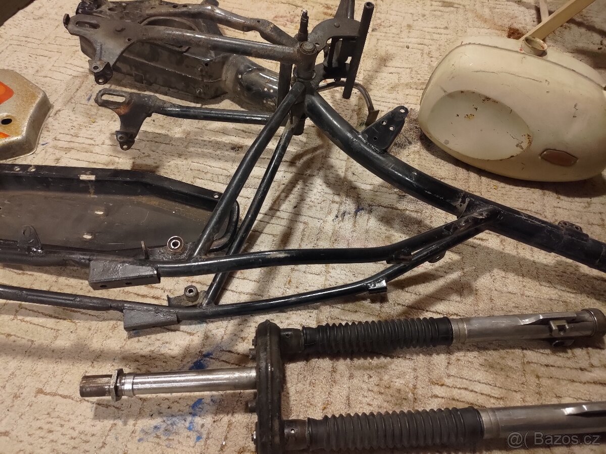 Jawa 90 kros, roadster díly - 2