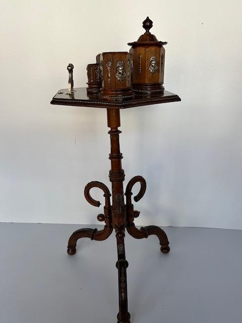 Kuřácký stolek okolo roku 1900 - originál. - 2