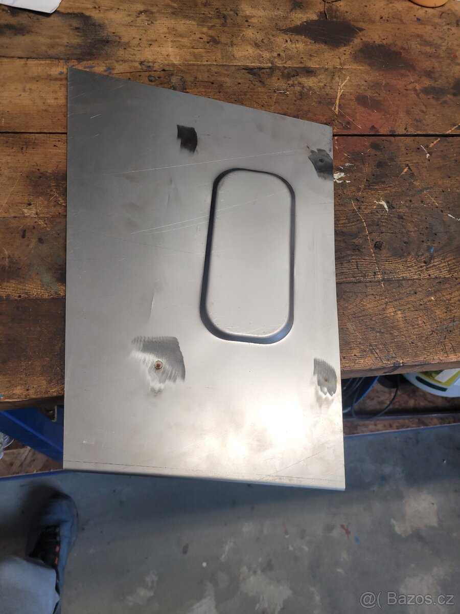 Tatra 148 plech p. čelo voják - 2