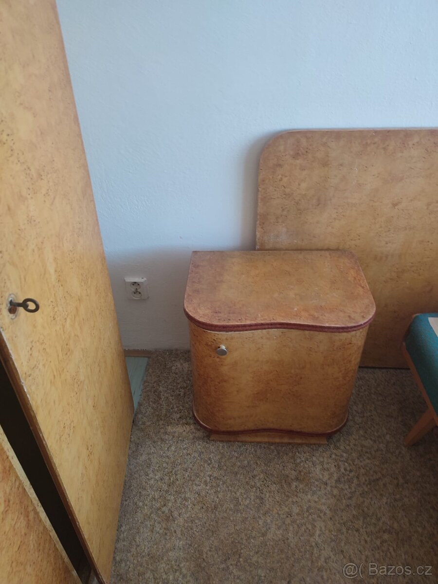 Prodám starý dobový nábytek - 2