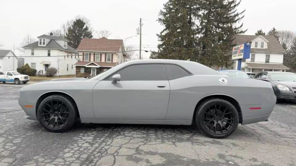 Dodge Challenger SXT - 2