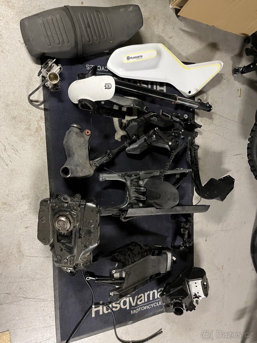 Díly Vitpilen/Svartpilen/Duke - 2