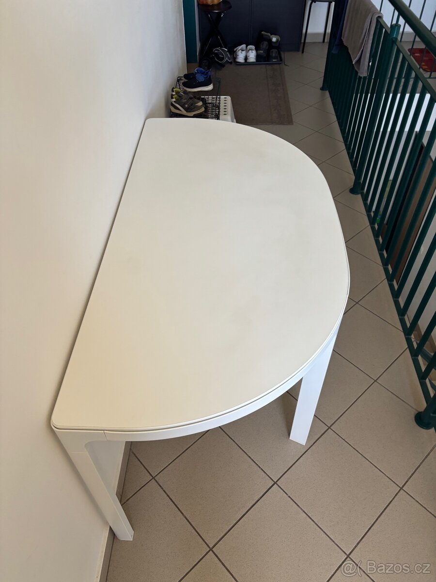 Pulkulaty stůl IKEA - 2