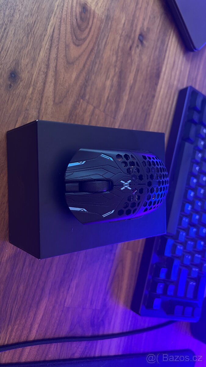 Finalmouse UltralightX (ULX) Phantom – Lion (Medium) / Bezdr - 2