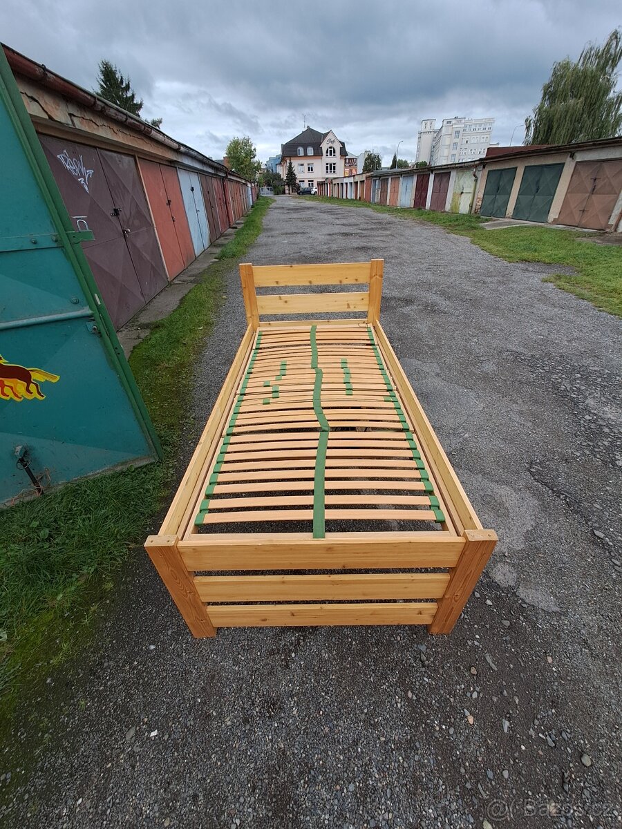 postel s elektrickým polohovatelným roštem - 2