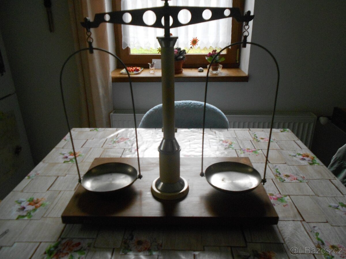 laboratorní váhy - 2