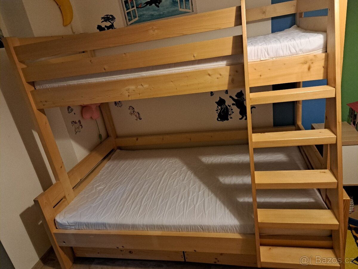 Palanda masiv + matrace 15cm + šuplíky - 2