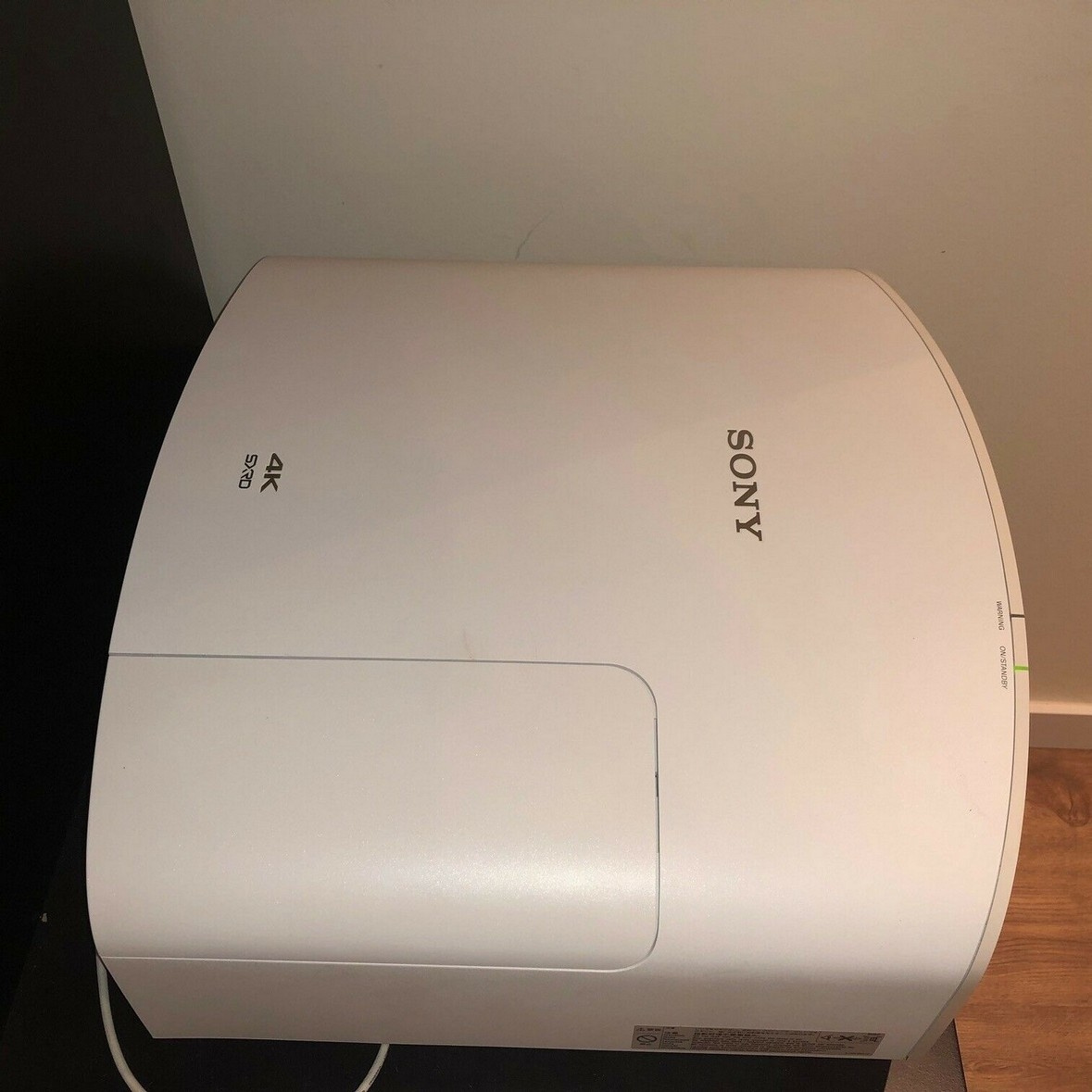 Sony VPL-VW260ES, bílý, 4K SXRD projektor pro domácí kino, 1 - 2