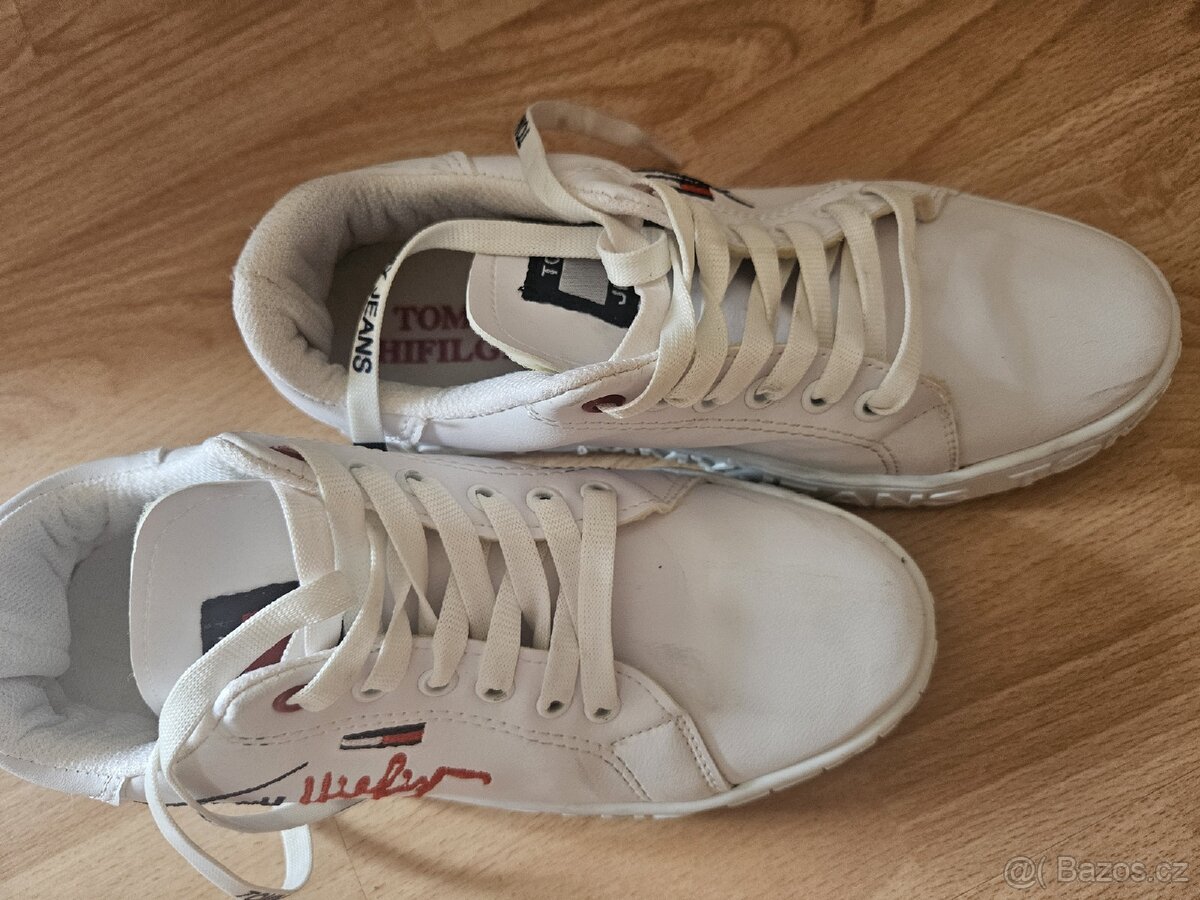 Bílé tenisky , stélka 24 cm - 2