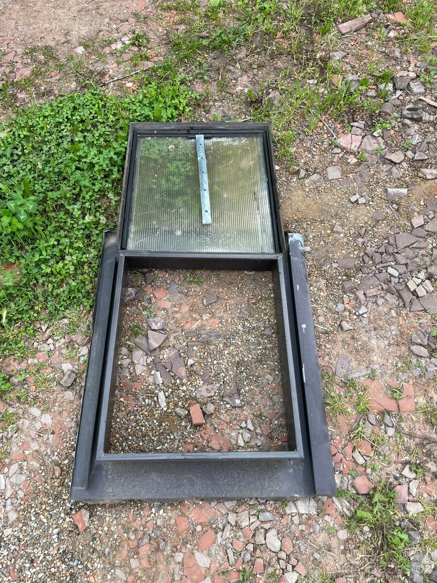 střešní výlez - 2