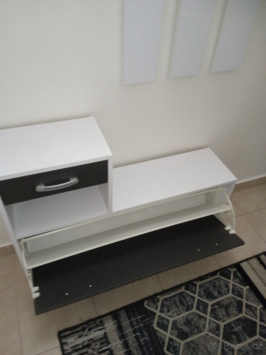 Vesak s botníkem - 2