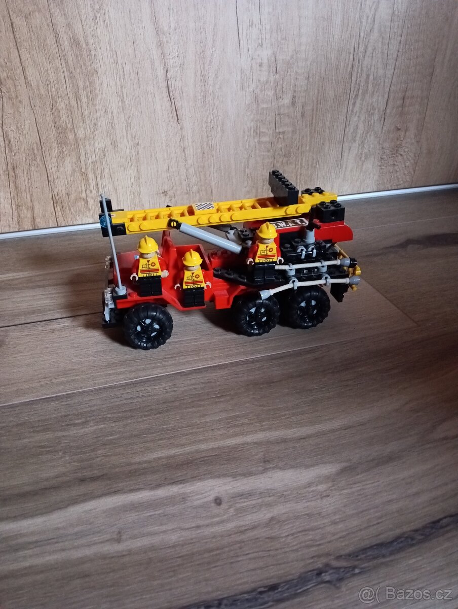 Lego hasičské auto - 2