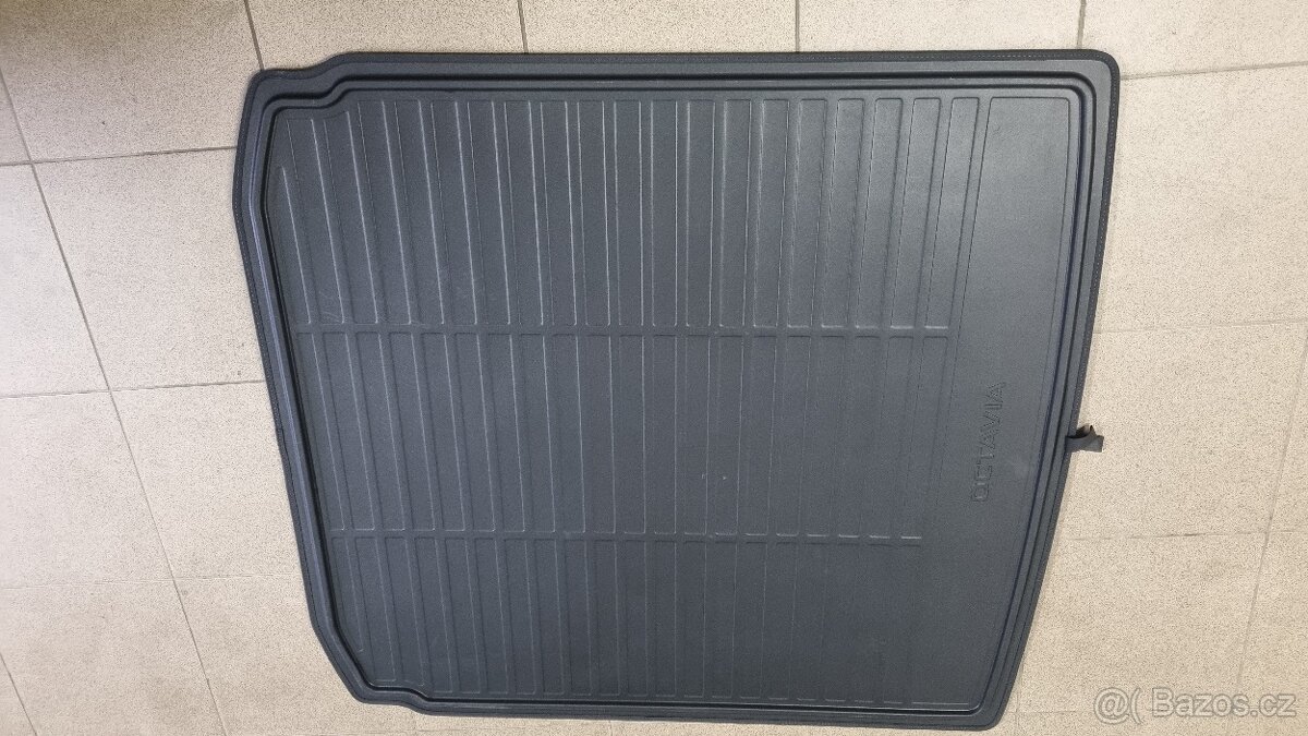 Oboustranný koberec do kufru Octavia 4 - 2