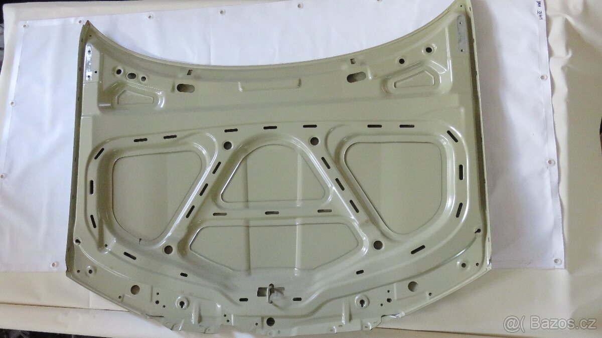 Škoda Superb 1 kapota - 2