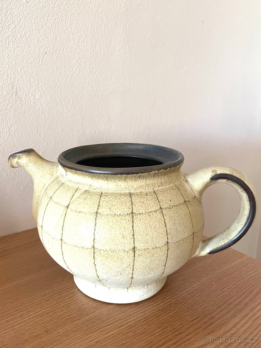 Keramicka konvicka / 200,- - 2