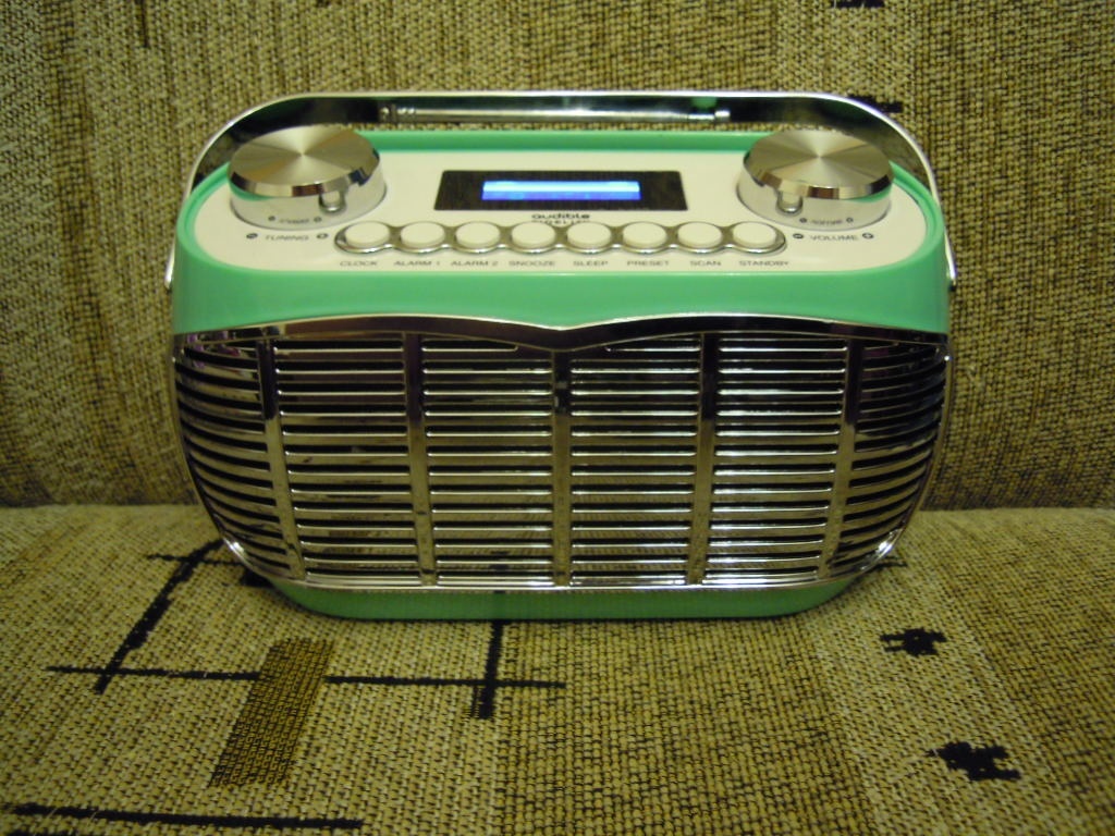 Retro rádio nové - 2