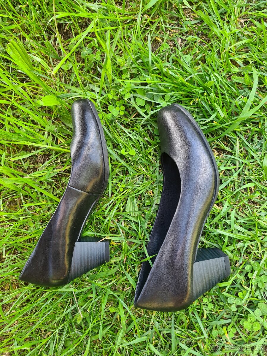 Prodám dámské boty vel. 36, zn. 5 TH Avenue - 2