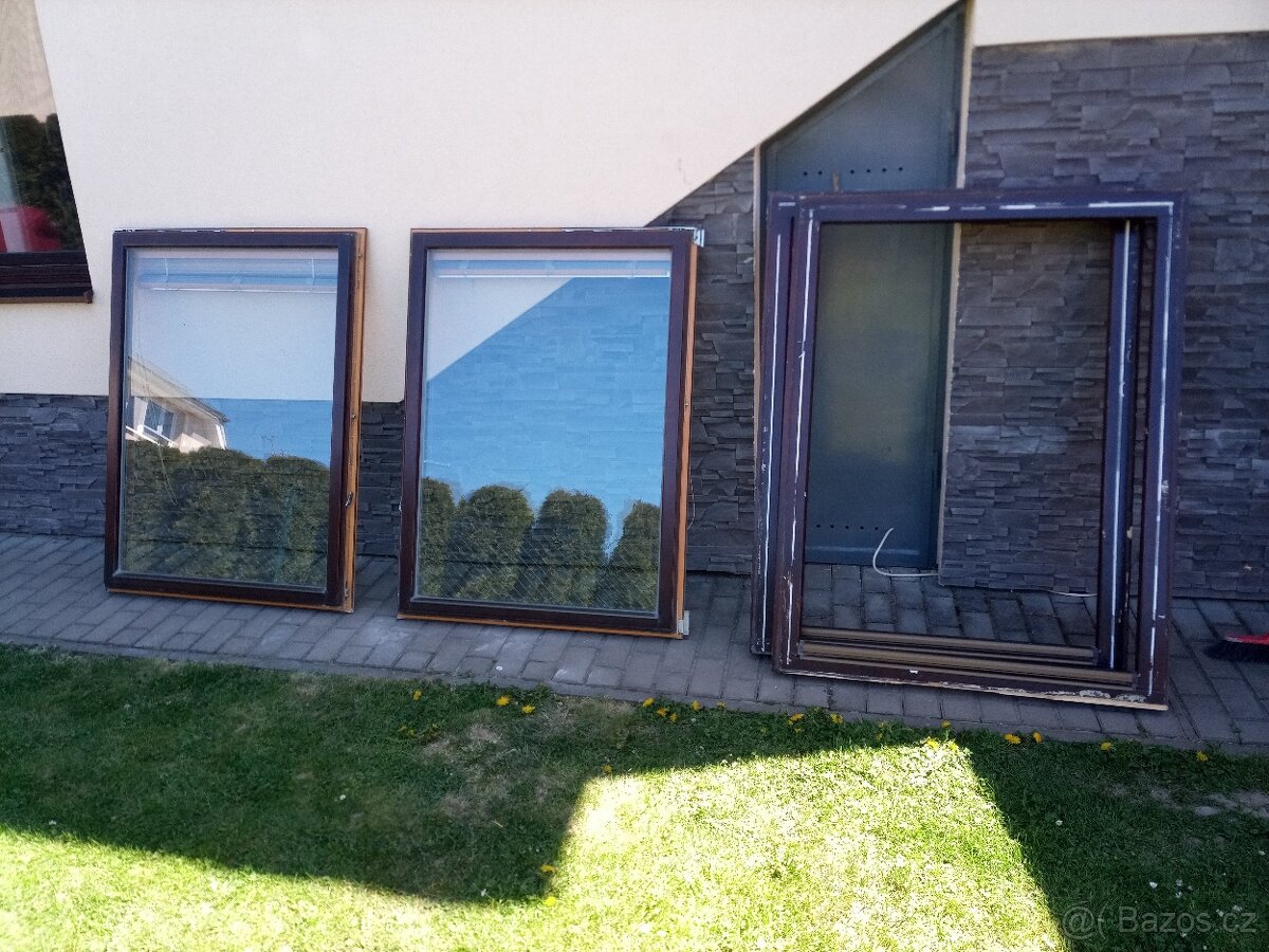 2 dřevěná okna - 2