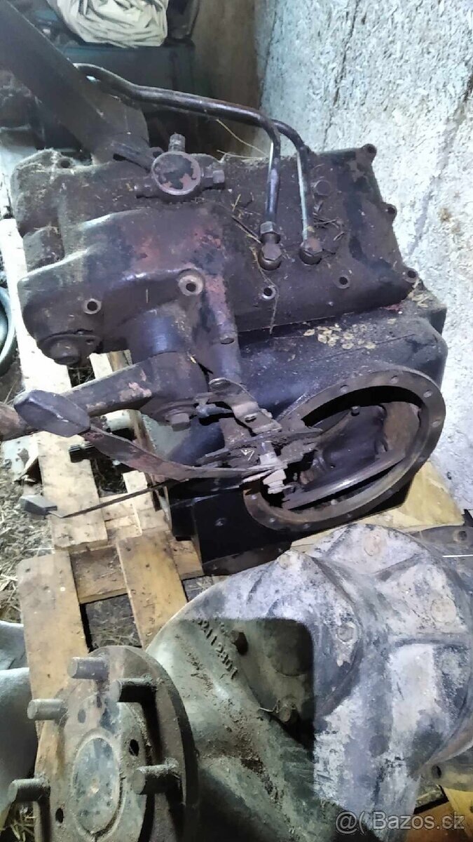 Predam hydrauliku z traktora zetor 7745 - 2