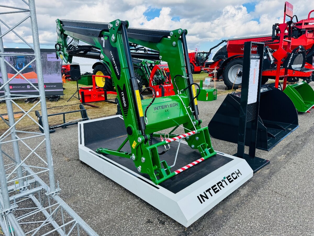 MONTUJEME ČELNÍ NAKLADAČE INTER TECH NA TRAKTORY JOHN DEERE - 2