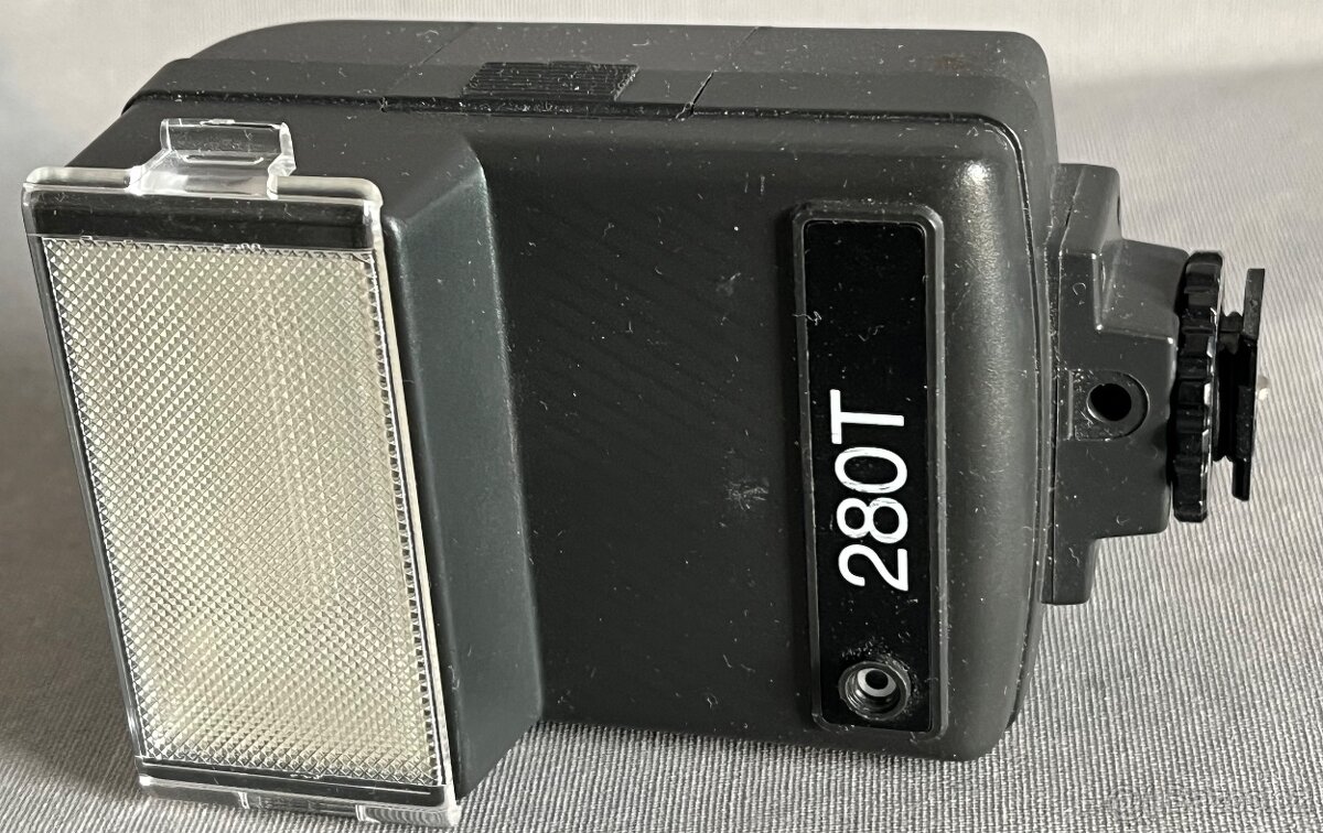 ELEKTRONICKÝ BLESK-REVUE 280T - 2