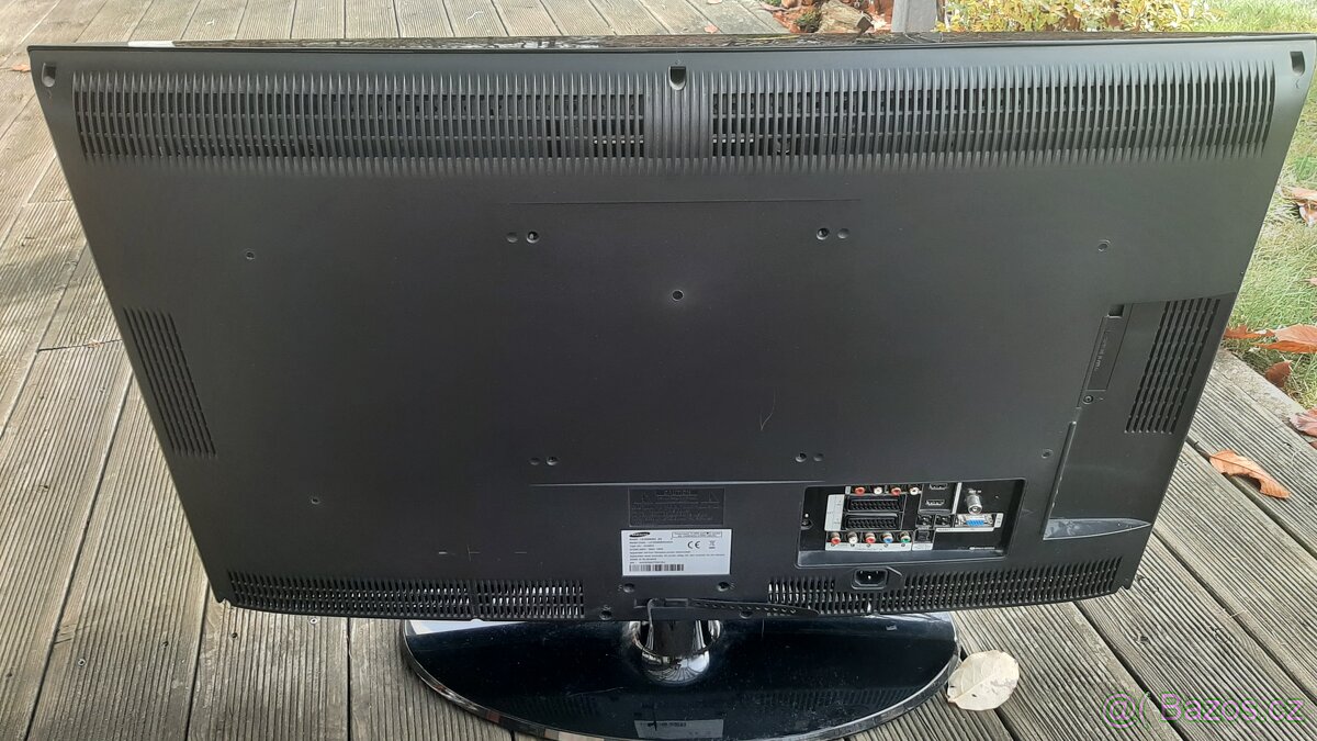 Televize Samsung 32" (TV) - 2