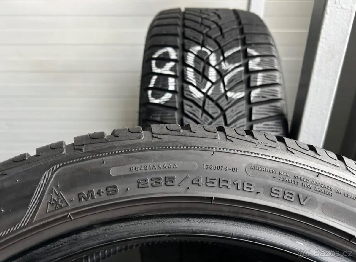 Zimní pneu č.808 - Goodyear - 235 45 18 extra-load - 2