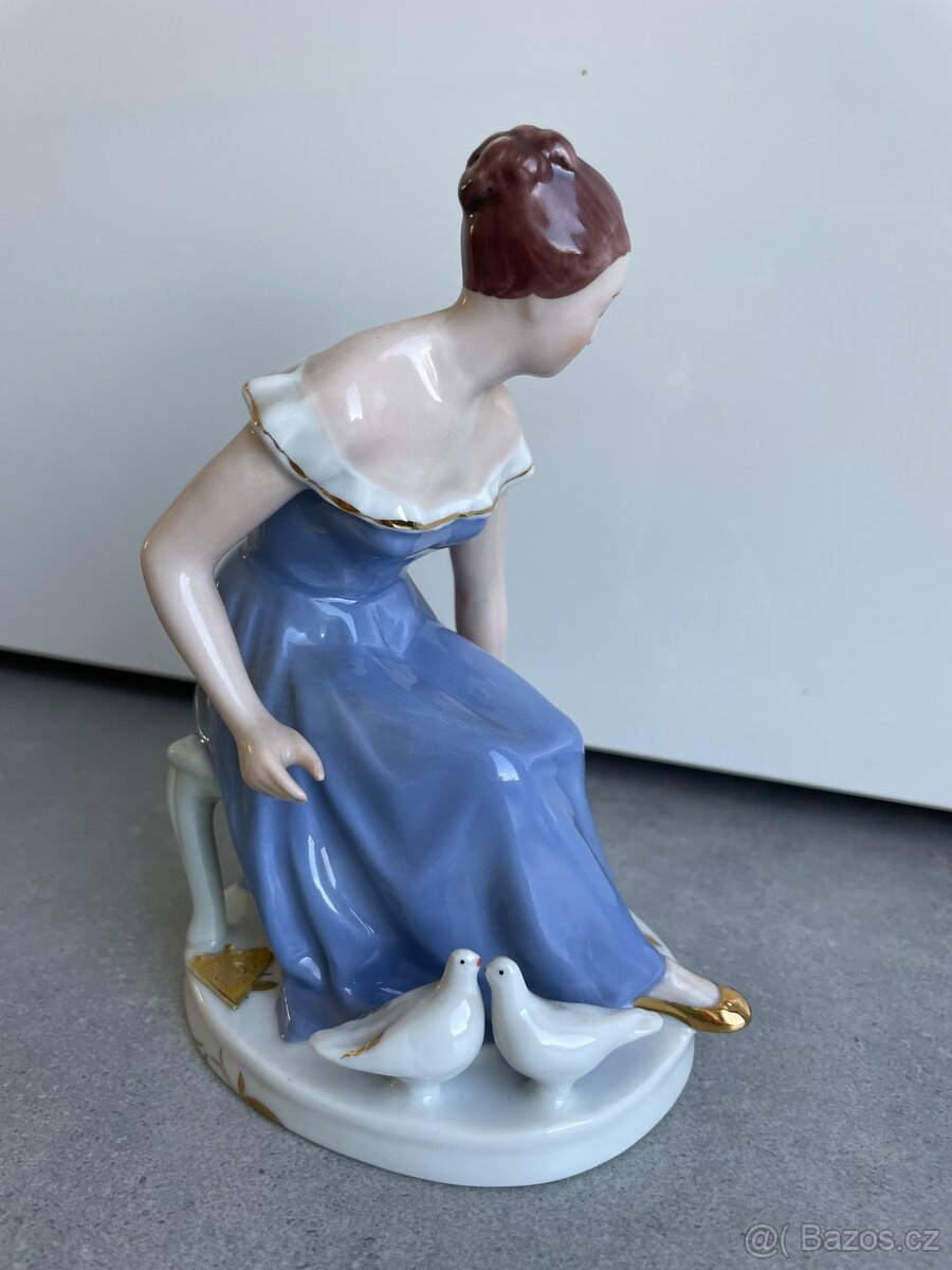 Porcelánová soška Popelky Royal Dux - 2