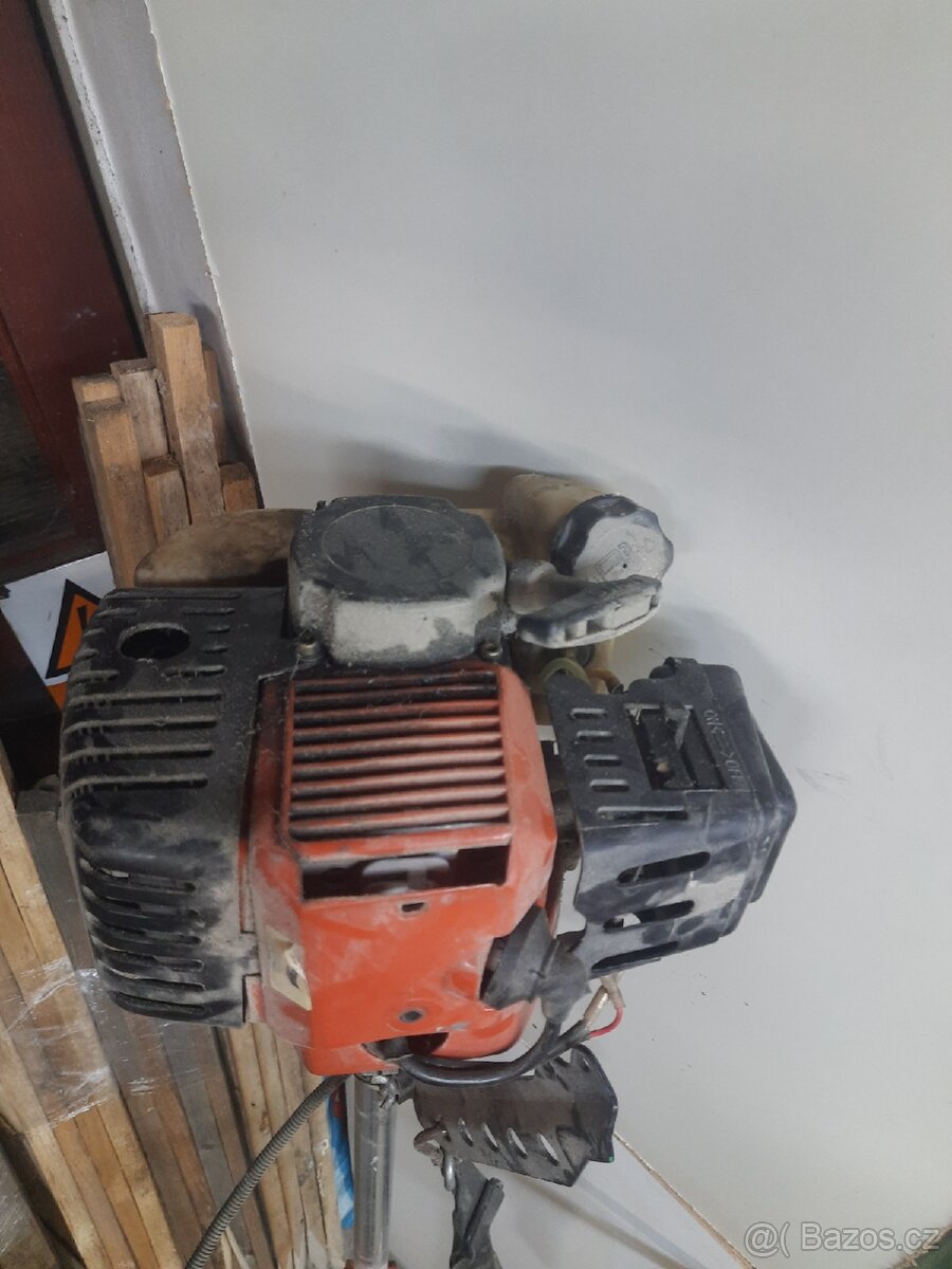 Prodám křovinořezy,motor 5.5kw - 2