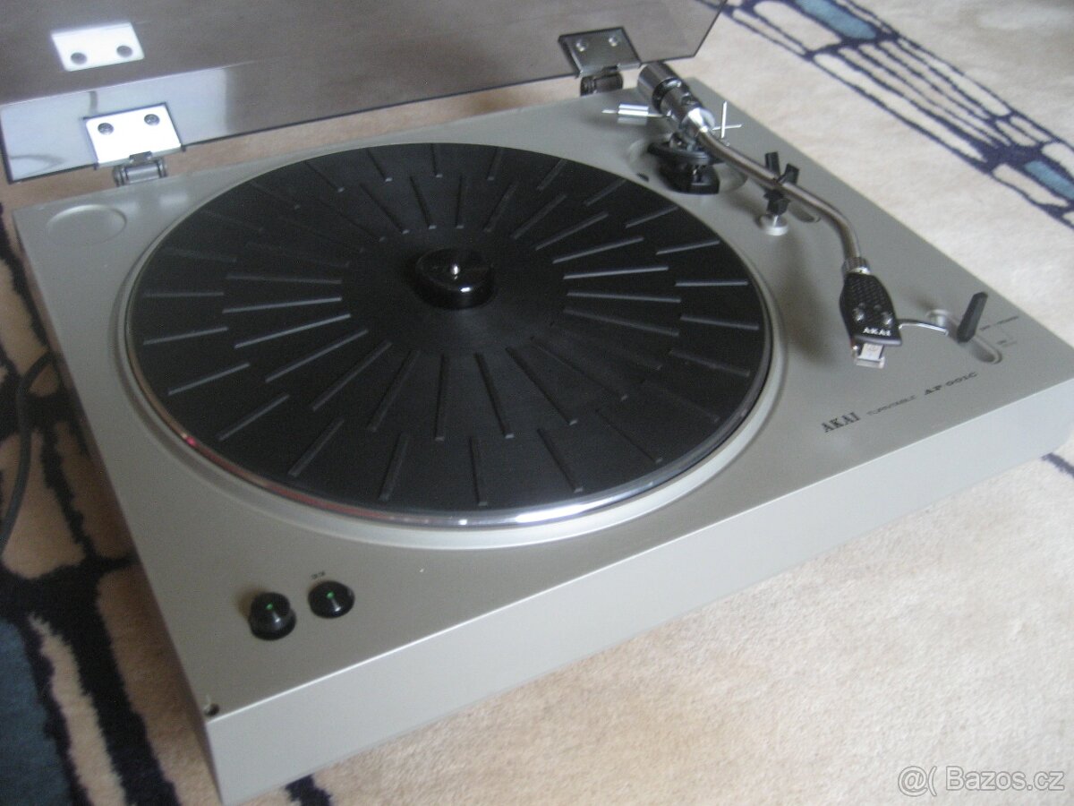 Prodám Gramofon AKAI AP 001C - 2