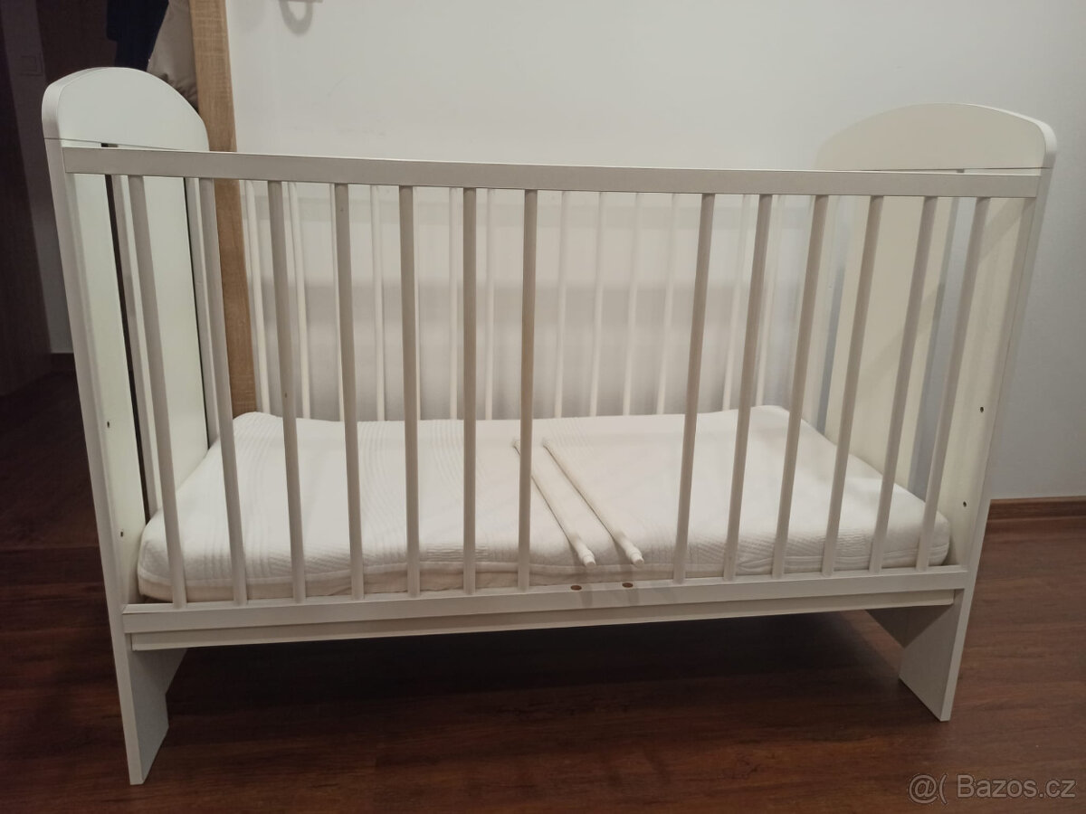 Dětská postýlka včetně matrace + příslušenství - 2