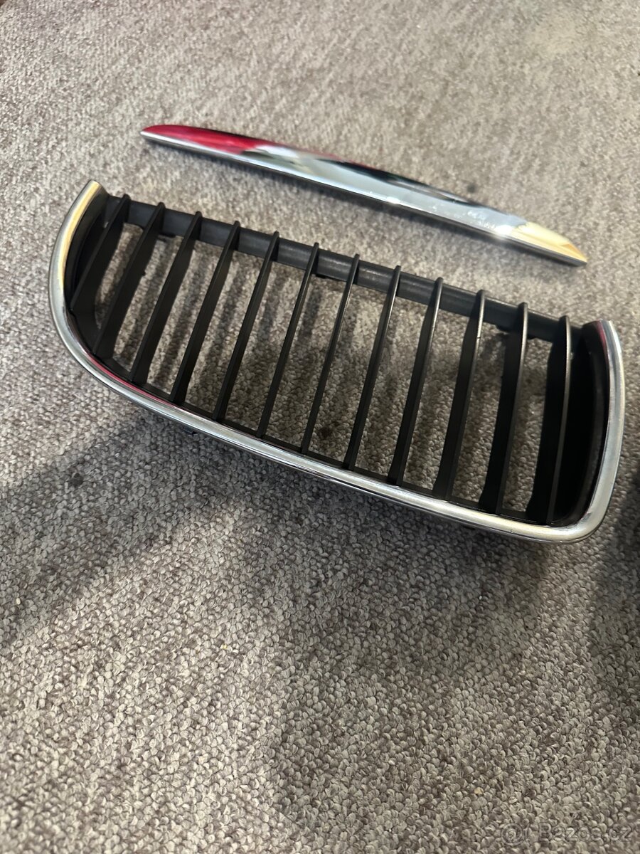 Chromové ledvinky BMW E90/E91 - 2