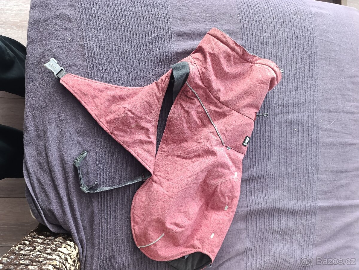 Hurtta zimní obleček/ kabát pro psa - 2