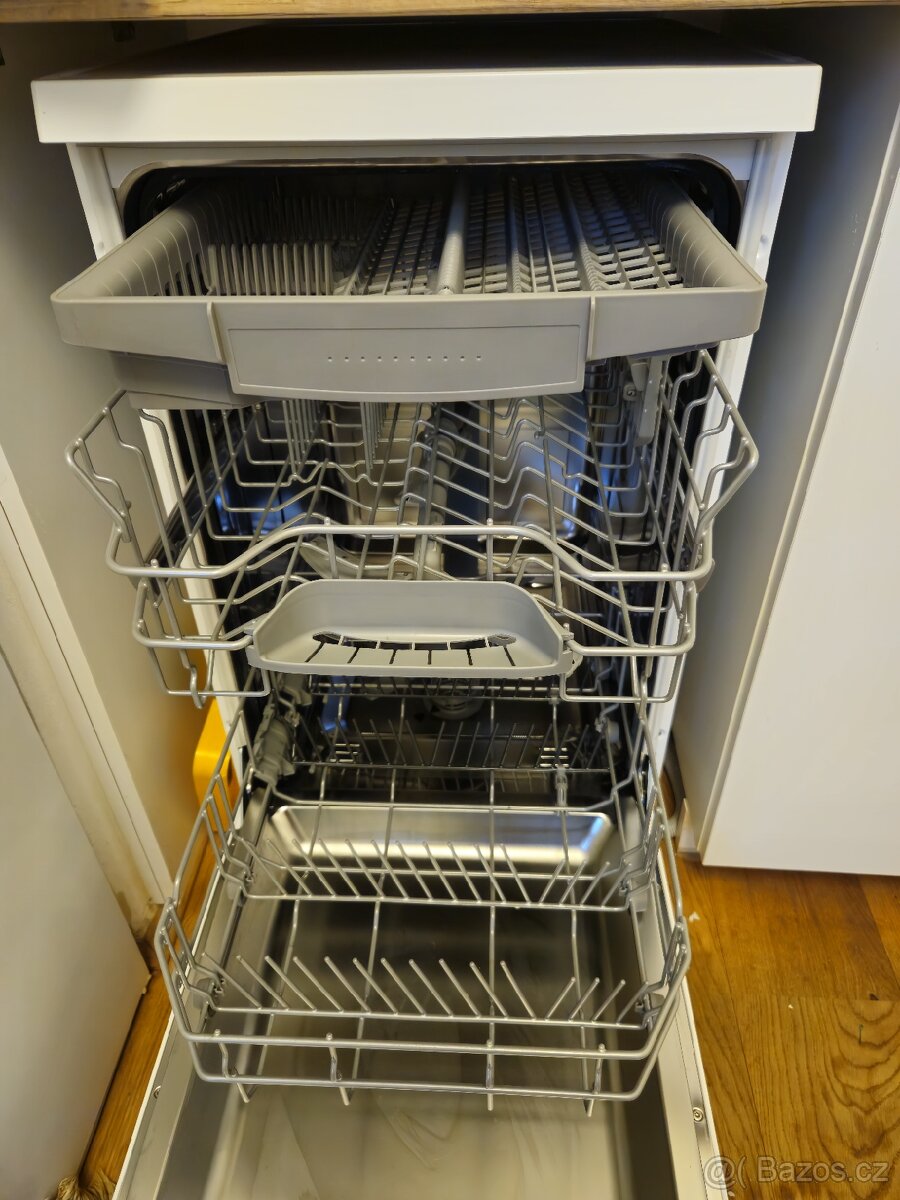 Myčka BOSCH Série 2 jako nová - 2