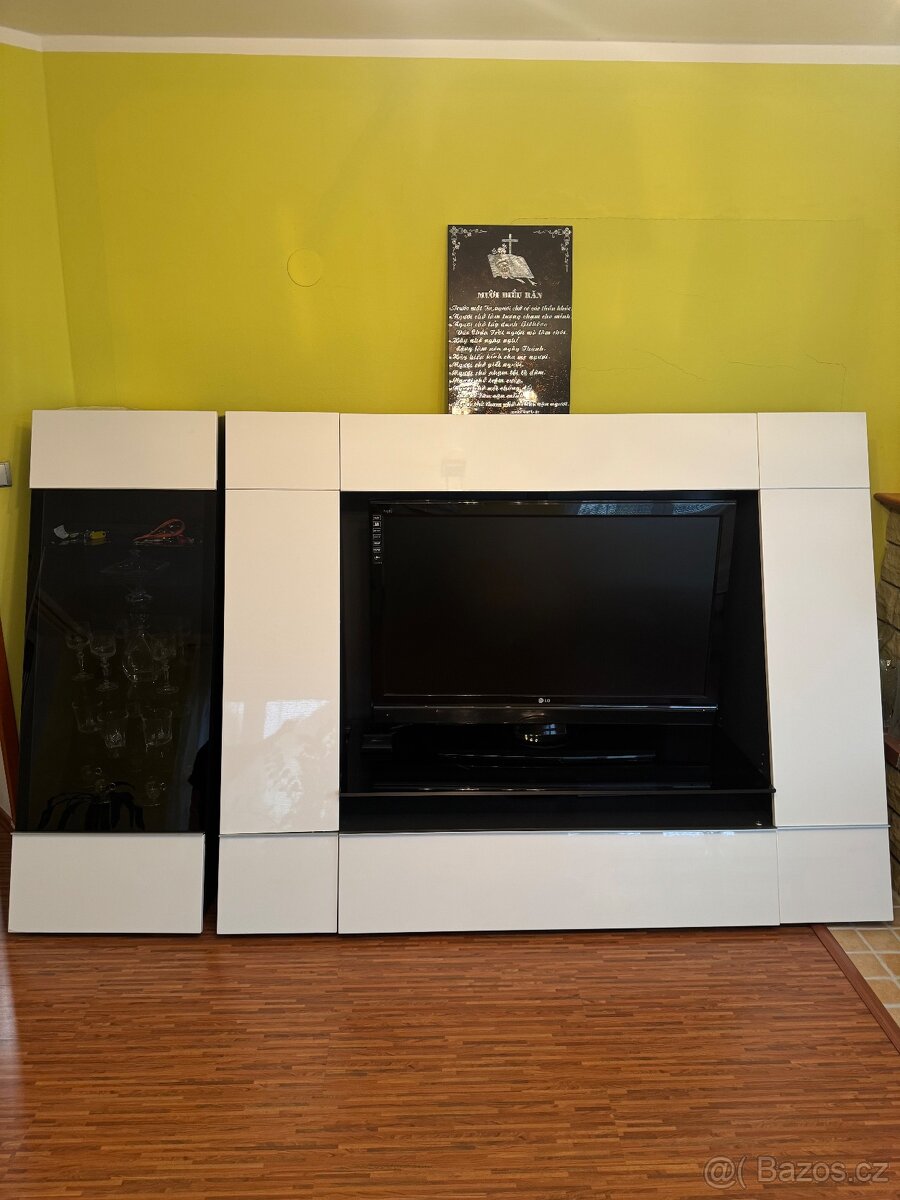 Masivní Obývací Stěna - 2