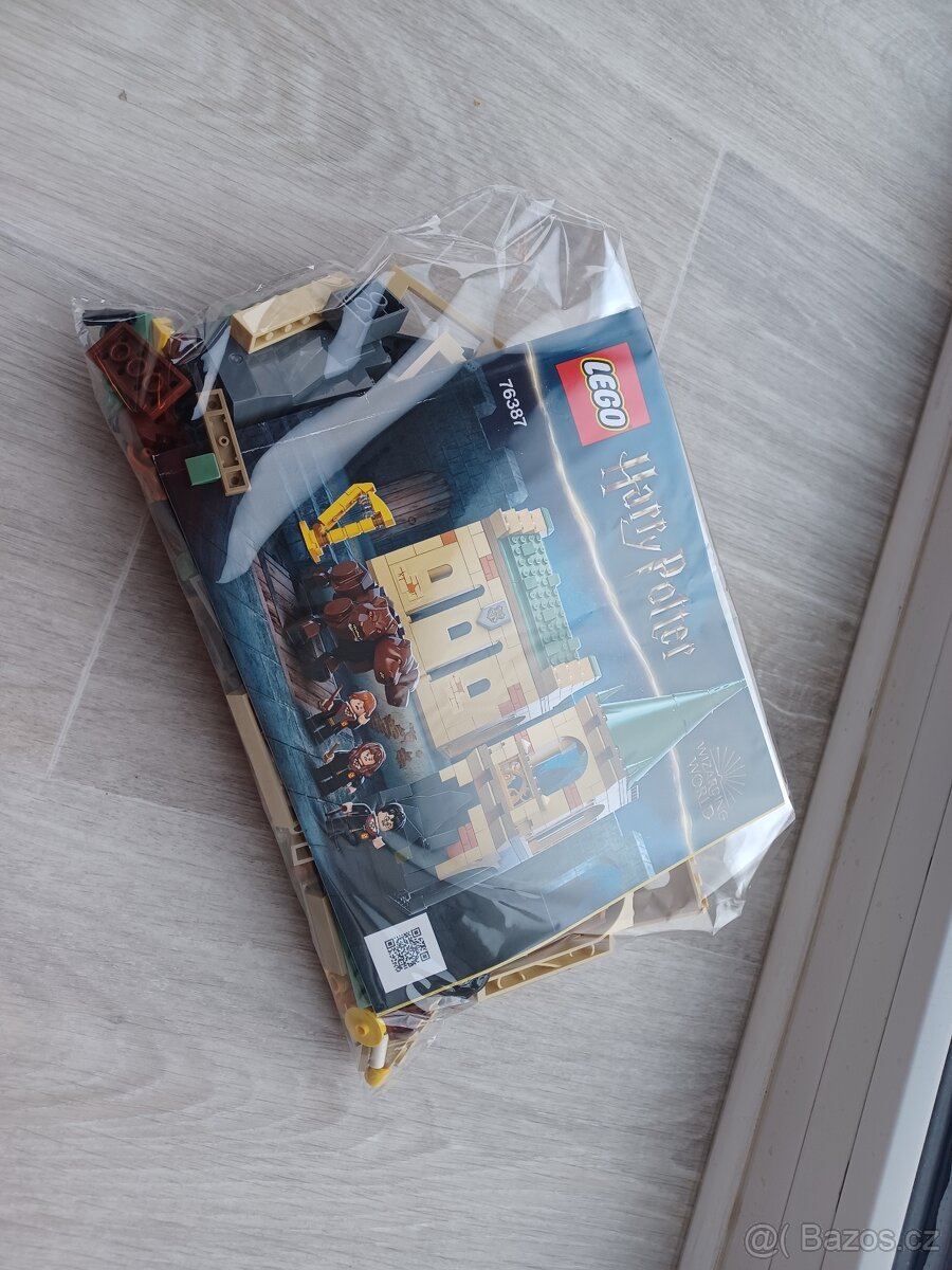 Lego Harry Potter 76387 - Bradavice: Setkání s Chloupkem - 2