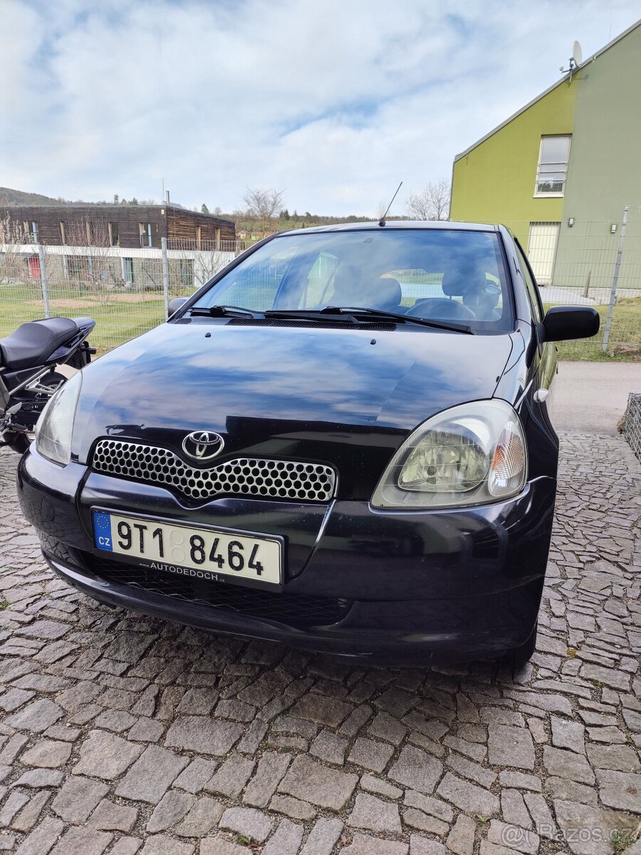 Toyota Yaris 1.0 50kw STK 3/27 klima - 2