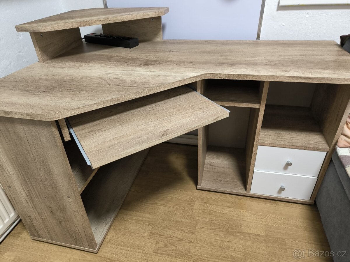 Psaci rohovy stůl - 2
