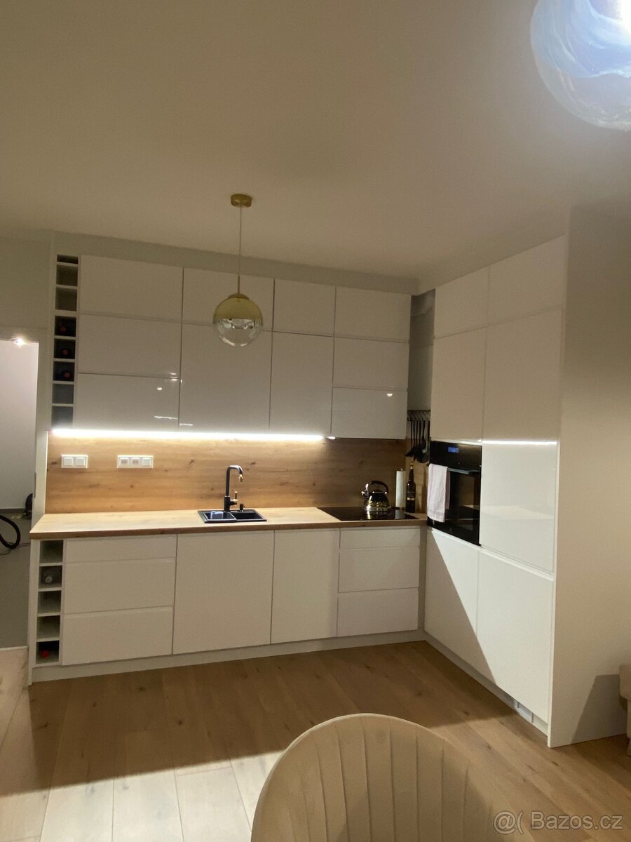 Vzorková levná KUCHYNEPROTEBE v rozměru 260 a 120 cm - 2