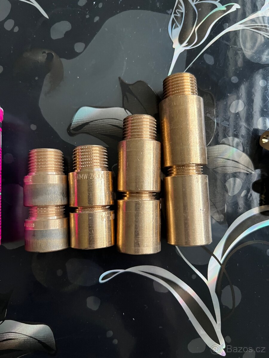 Mosazné kolena, prodloužení, nástěnky + Tangit 17,5–40 mm - 2