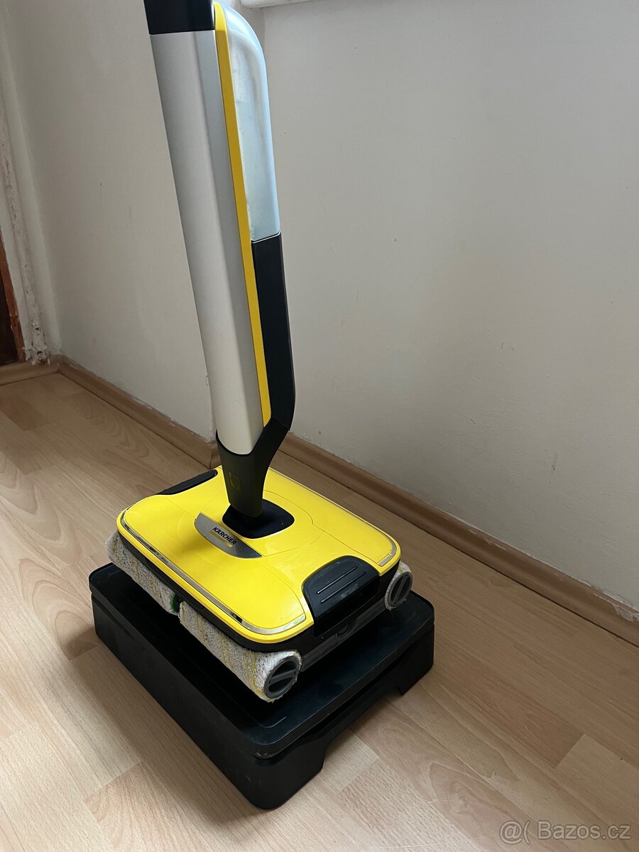 Myčka podlahy Karcher - 2
