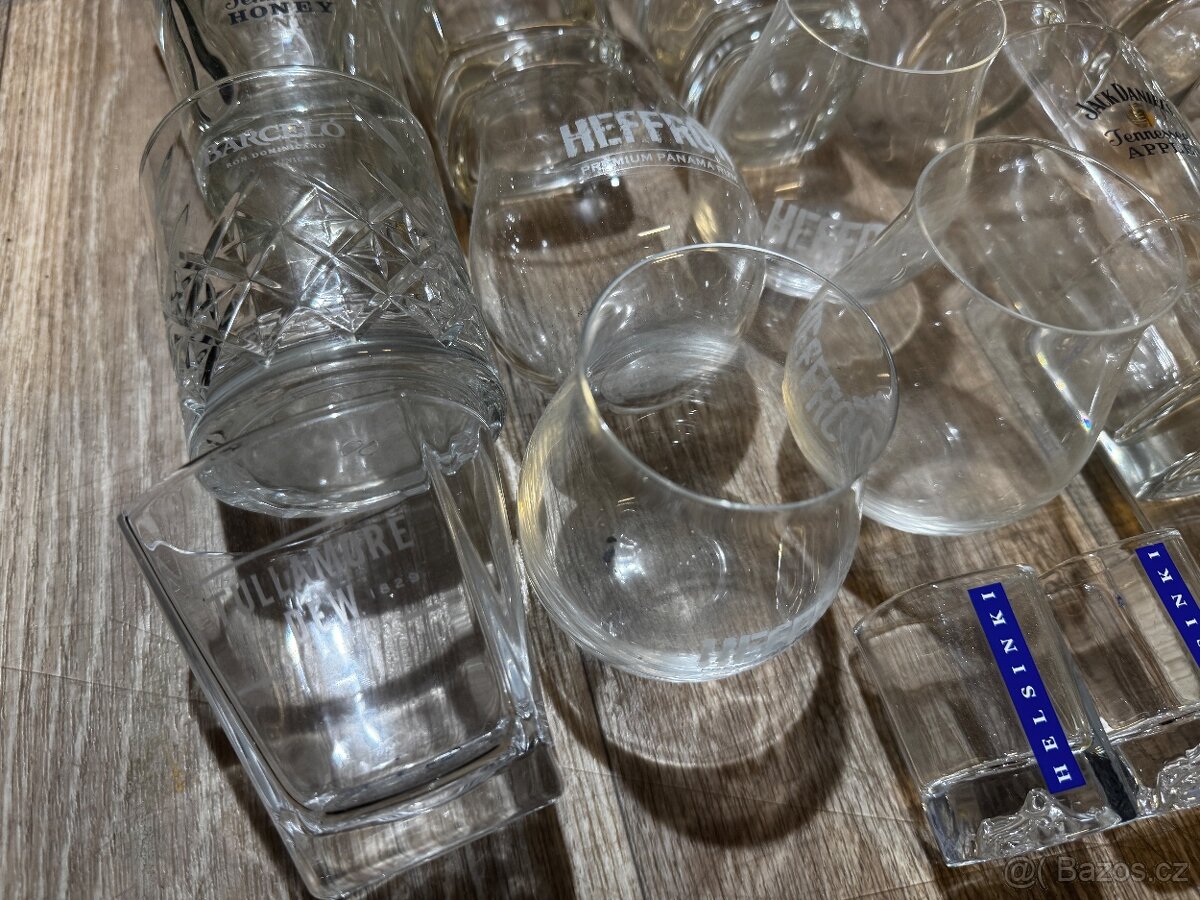 Pivní sklo, půlitry, panáky - 2