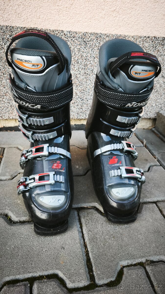 Lyžařské boty 275 - 2