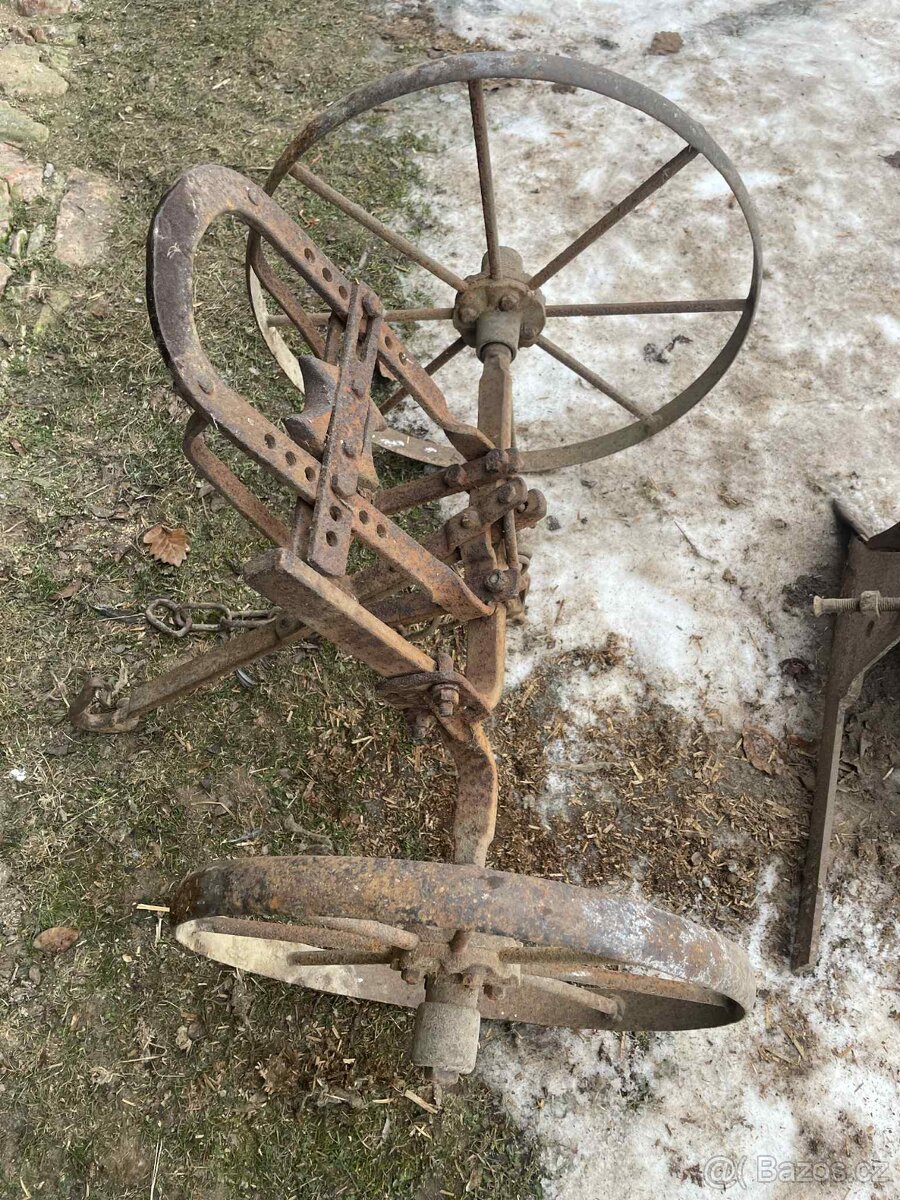 Starožitný koňský pluh - 2
