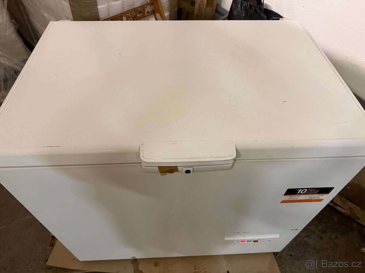 Mrazák Whirlpool - pultový - 2
