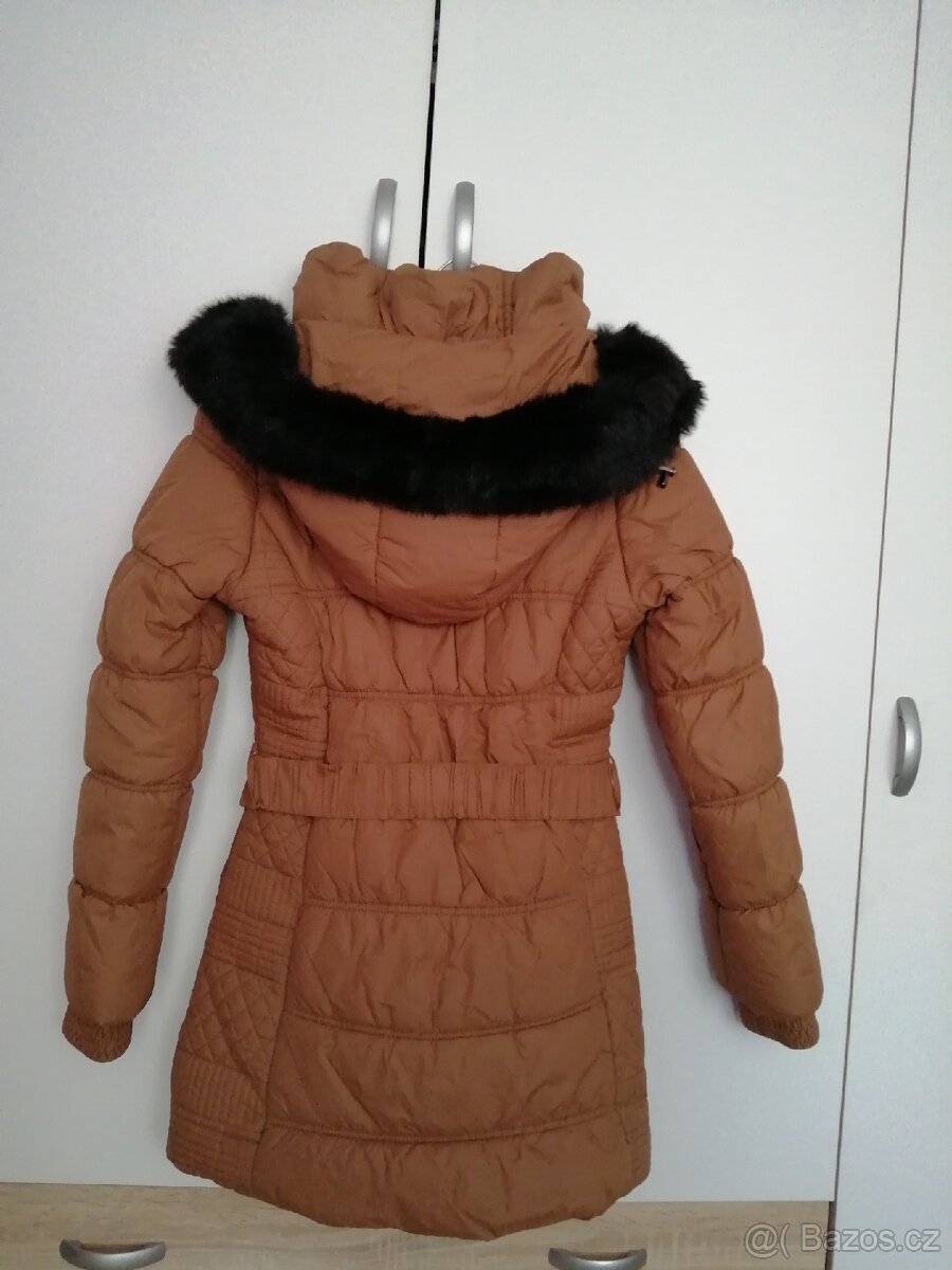 PRODÁM DÁMSKÝ HNĚDÝ KABÁT - 2