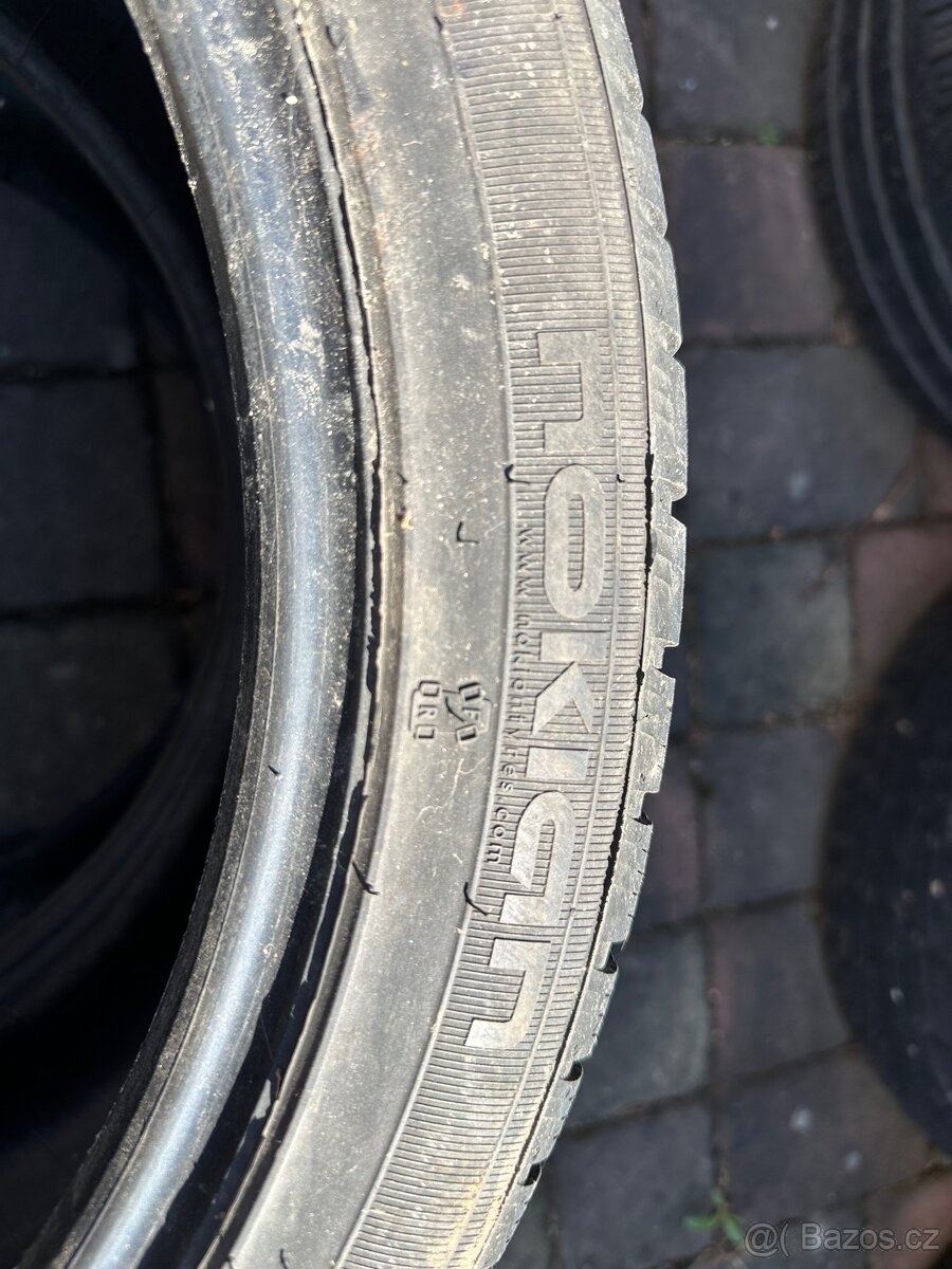 255/40 R19 Nokian WR A4 - 2