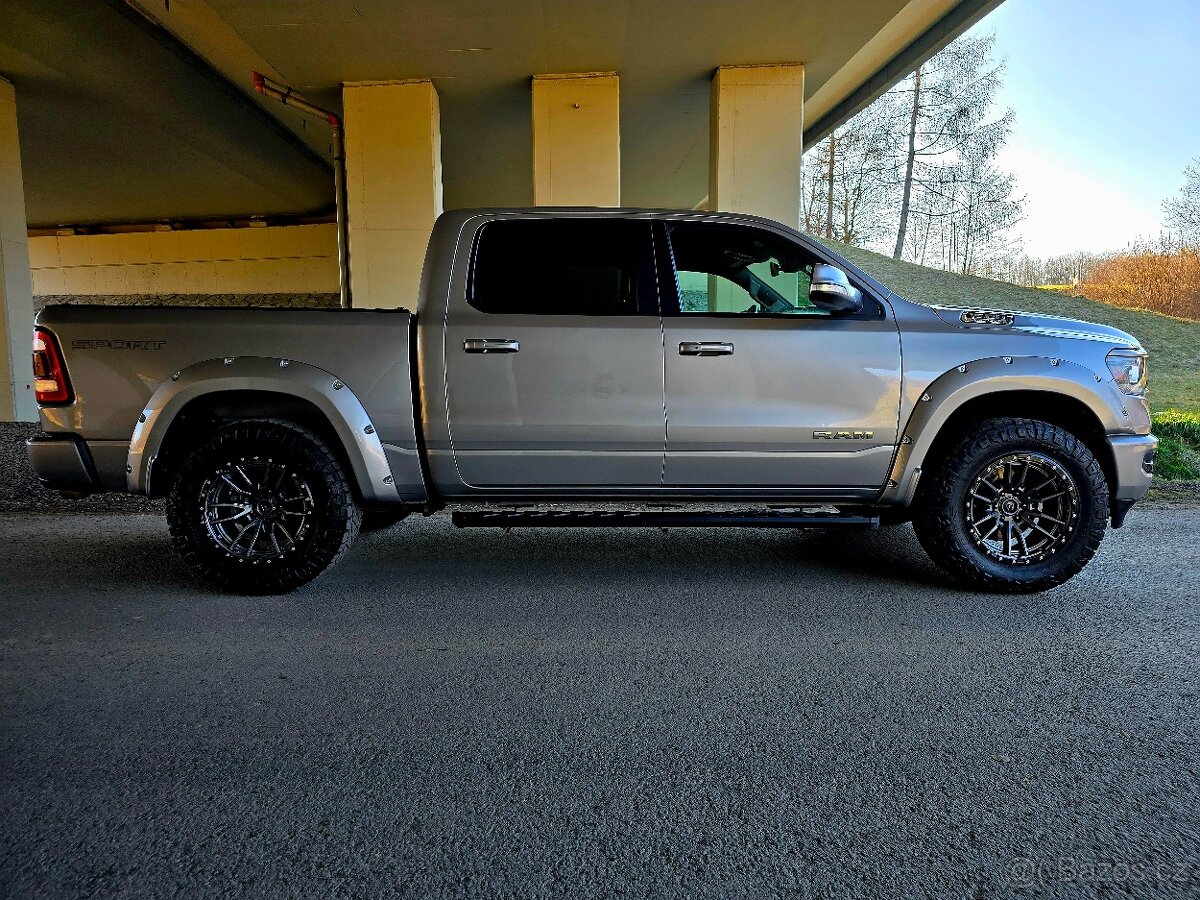 Dodge Ram 1500 4X4 5.7 Hemi, r. 2022, Odpočet DPH