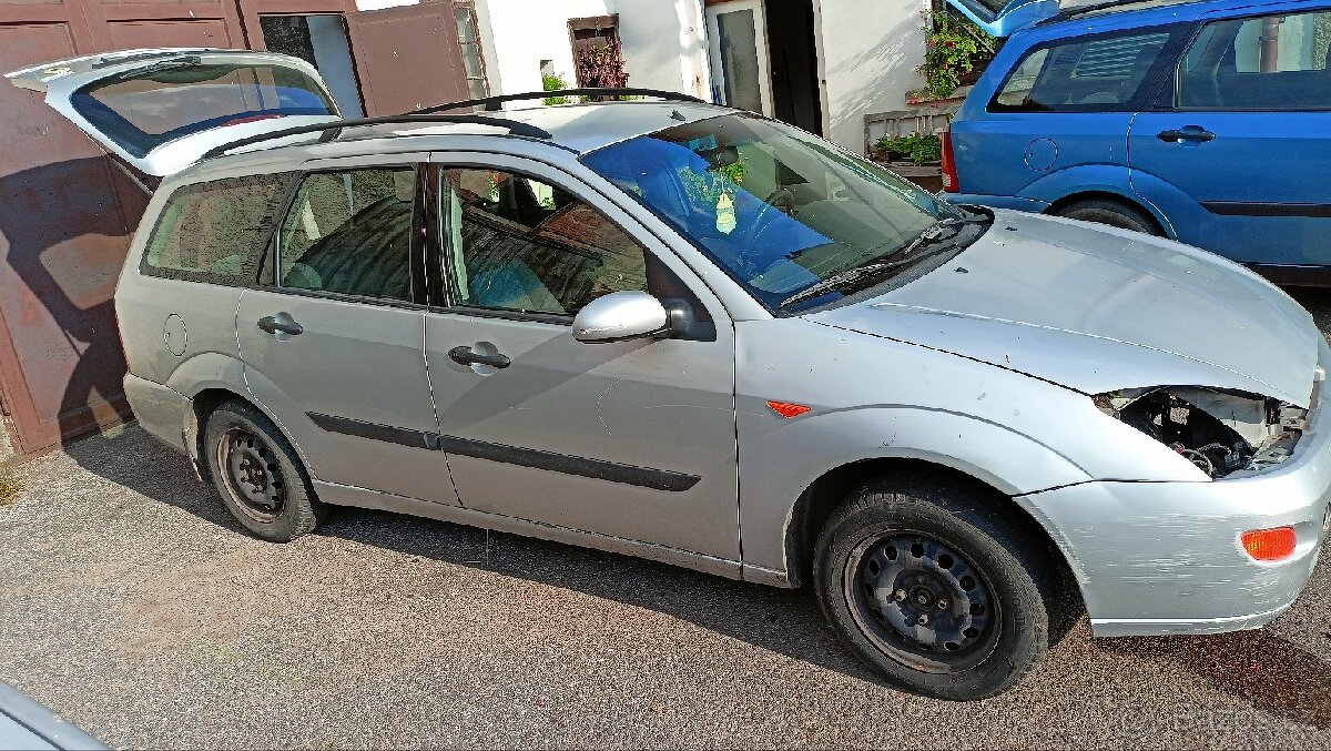 Ford Focus 1.8tddi - na díly - 2